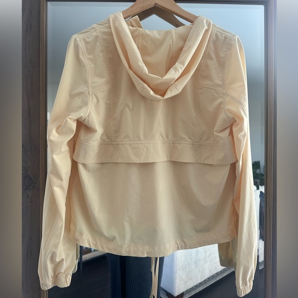 GIRLFRIEND COLLECTIVE
Lemonade Stretch Woven Play Windbreaker - Picture 4 of 4